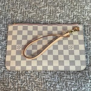 AUTH. NEVER USED Louis Vuitton Neverfull MM Pouchette Damier Azure pink lining